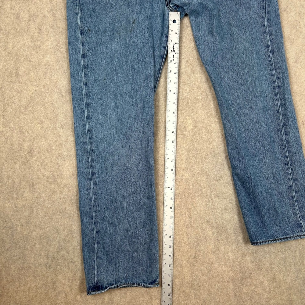 Levi's 501 Original Fit Jeans Mens W34 L30 Blue Medium Wash Straight Leg - Picture 4 of 11